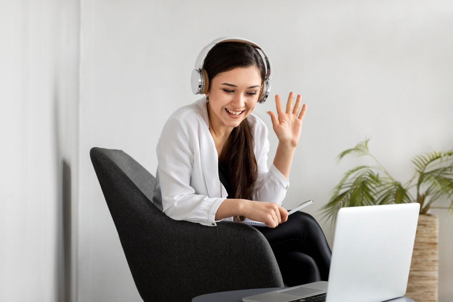 Teilnehmer beim interaktiven Workshop zu Finanzstrategien